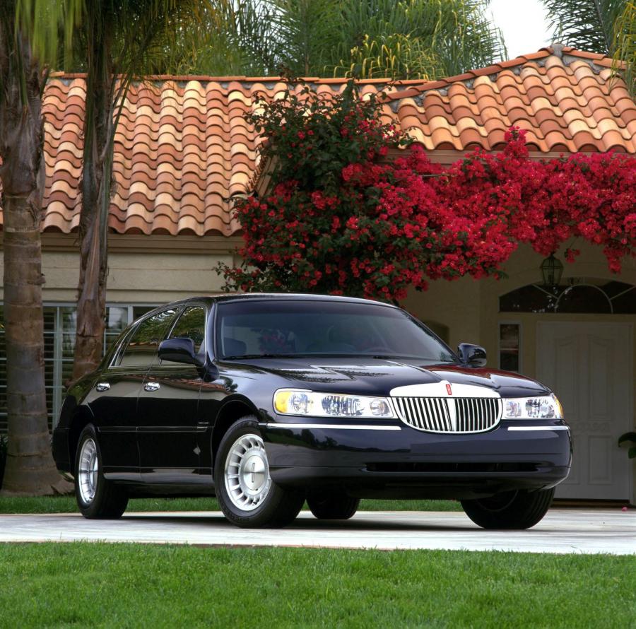  Lincoln Town Car 1998 года  (фото 34 из 77)